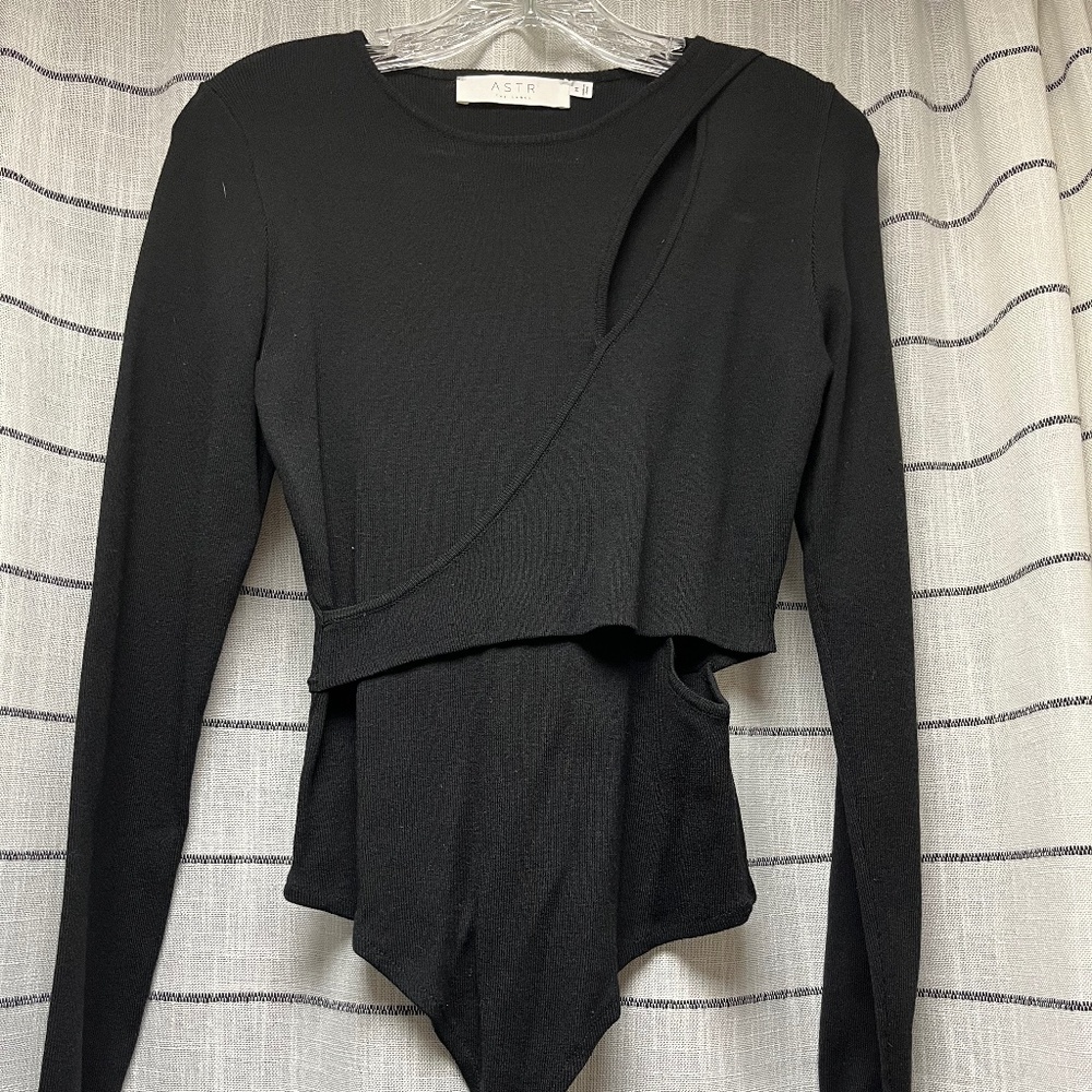 Astr the label brand black knit cutout bodysuit size M never worn